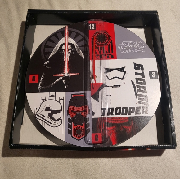Star Wars 13.5" Collectible Woodrn Wall Clock - Picture 1 of 5